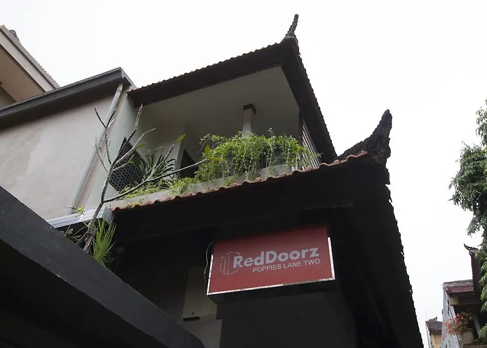 Reddoorz @ Poppies Lane Two 2*